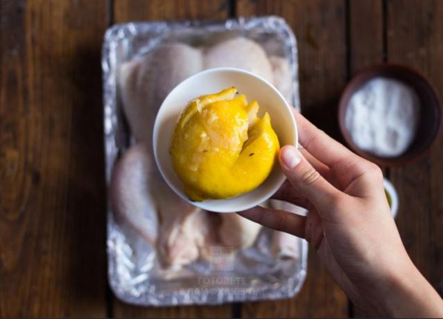 Како да кува пиле: лимун за укус