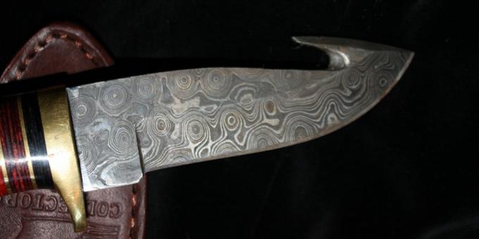 Древне цивилизацијске технологије: савремени ловачки нож направљен од челика Дамаска 