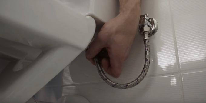 Како да инсталирате тоалет: повезивање на водоводну