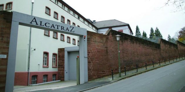Хотел-затвор, Немачка