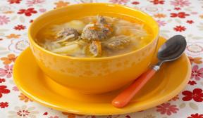 Супа са полпетама и резанцима