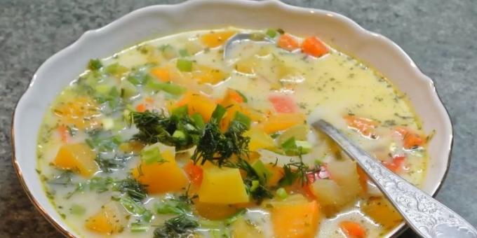 Супа од поврћа са бундевом и кремом