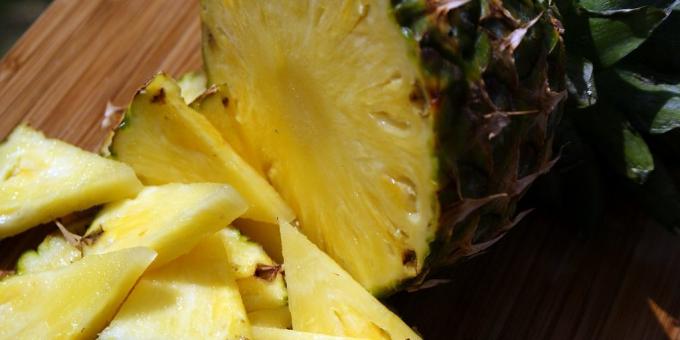 Корисни воће и бобице ананас